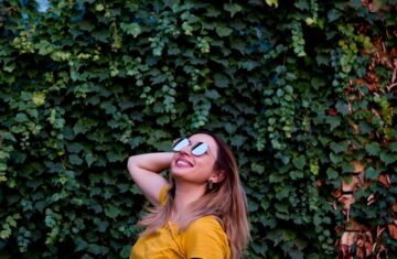 Photo mustard dress