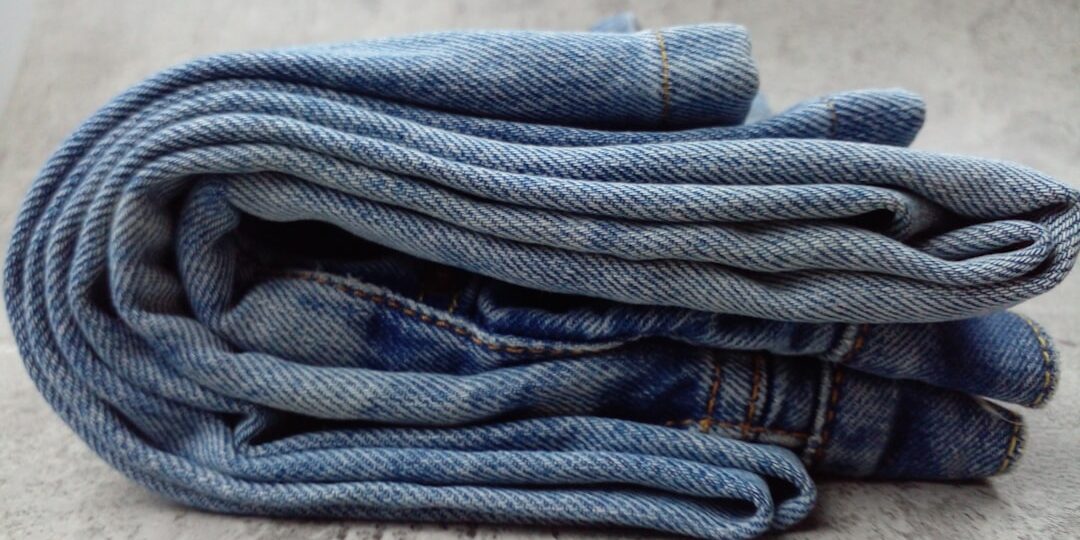 Photo stretching jeans