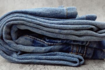 Photo stretching jeans