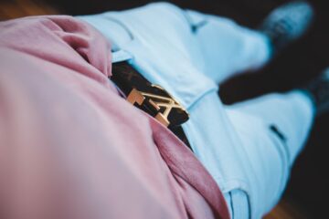 Photo cuffing pants